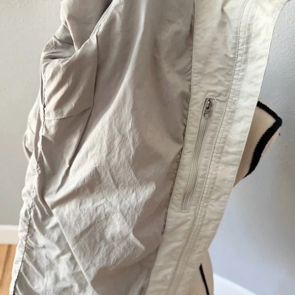 Marmot Women's Hooded Ski Jacket in Creamy Grey - Picture 14 of 16